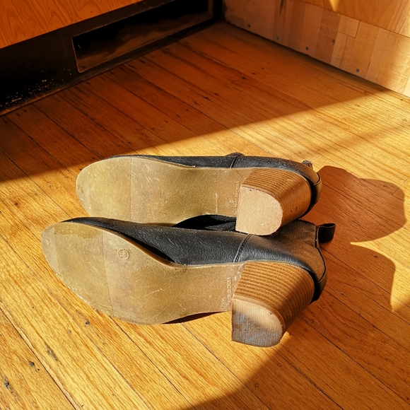 Old Navy Black boots - Picture 3 of 6